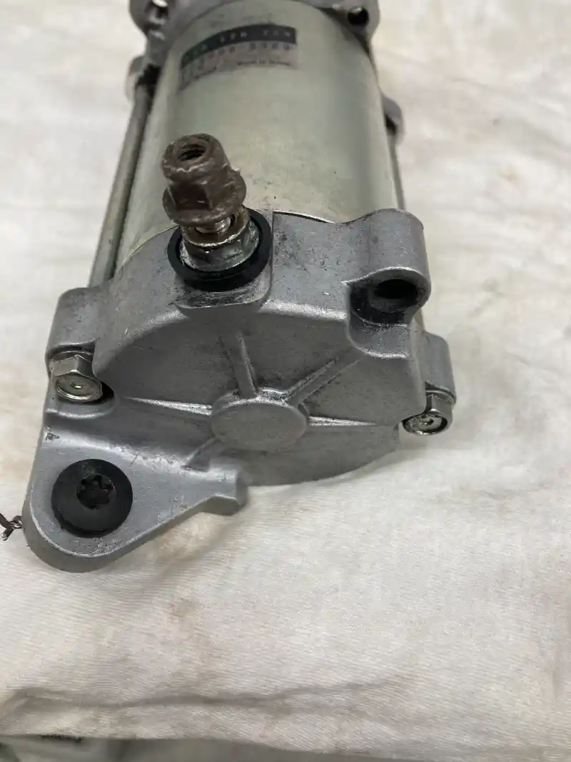 Used skidoo electric starter motor 600&800 twin  image 3