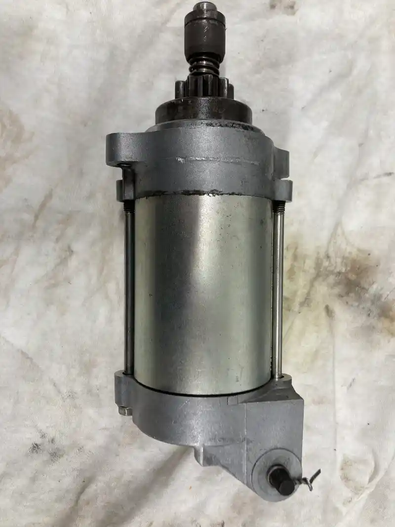 Used skidoo electric starter motor 600&800 twin  image 5