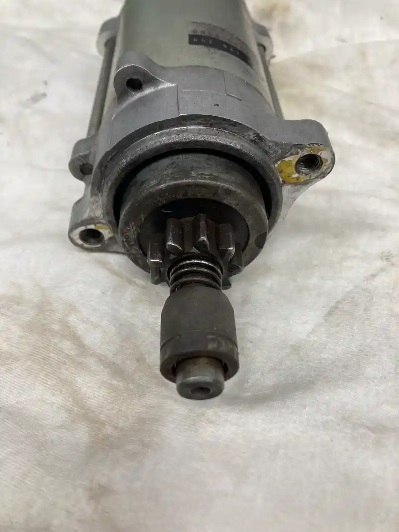 Used skidoo electric starter motor 600&800 twin  image 4